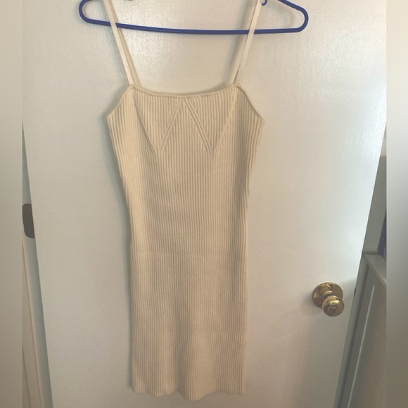 Pretty Garden, Ivory ribbed Knit, Body-con 2 piece dress with pullover shrug, M - Picture 4 of 14